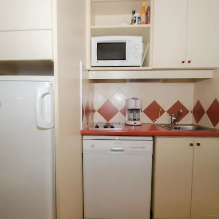 A Avec Balcon, 4 Personnes - Fr-1-343-238