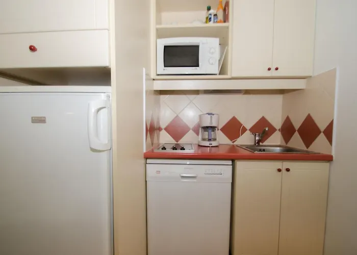 A Avec Balcon, 4 Personnes - Fr-1-343-238